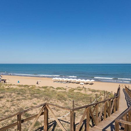 Spacious Villa With Private Pool And Beach Views El Moncayo 外观 照片