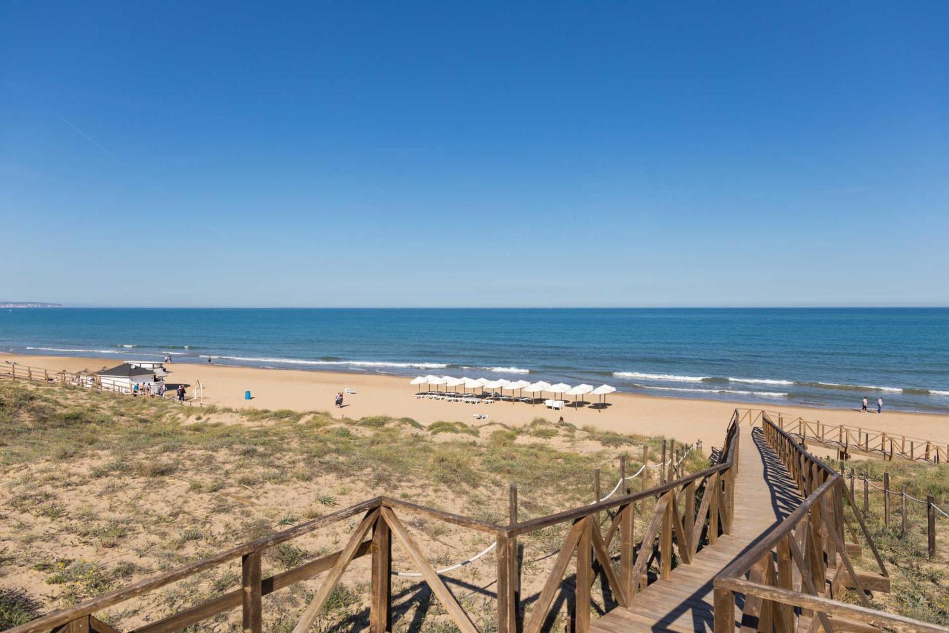 Spacious Villa With Private Pool And Beach Views El Moncayo 外观 照片